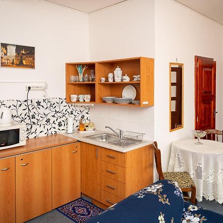 2- Izbovy Apartman Kajka V Penzion Трстена Екстер'єр фото