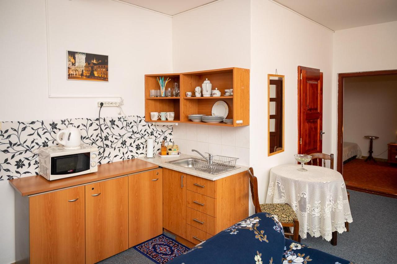 2- Izbovy Apartman Kajka V Penzion Трстена Екстер'єр фото