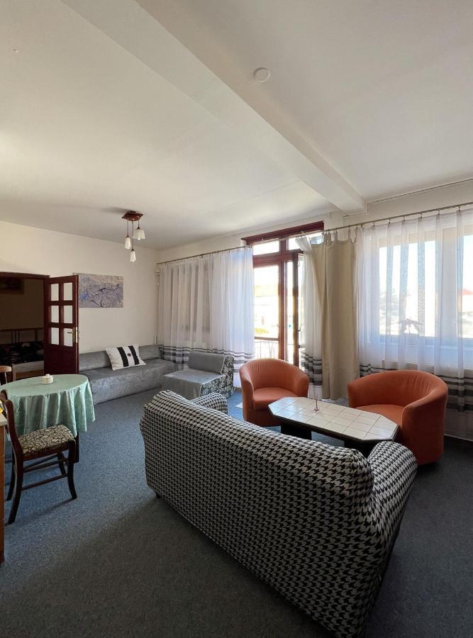2- Izbovy Apartman Kajka V Penzion Трстена Екстер'єр фото