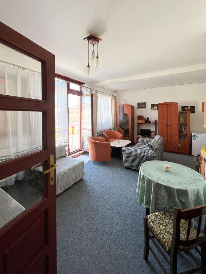 2- Izbovy Apartman Kajka V Penzion Трстена Екстер'єр фото